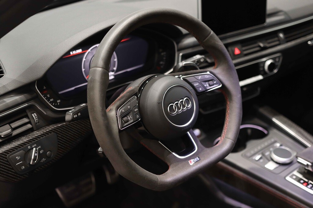 Bild som visar&nbsp;Audi RS 4 Avant&nbsp;RS 4 Avant 2.9 TFSI quattro 450 hk tiptronic - för mer information kontakta din Audi Partner