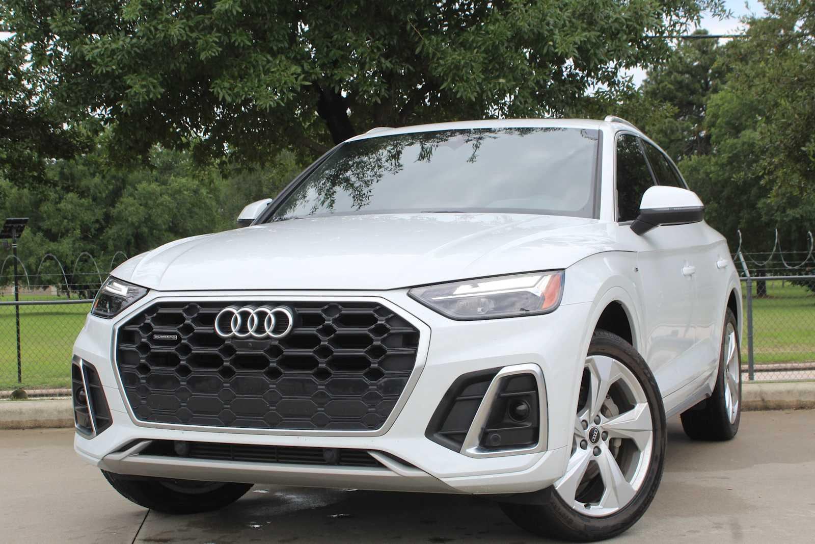 2023 Audi Q5 45 Premium Plus's photo