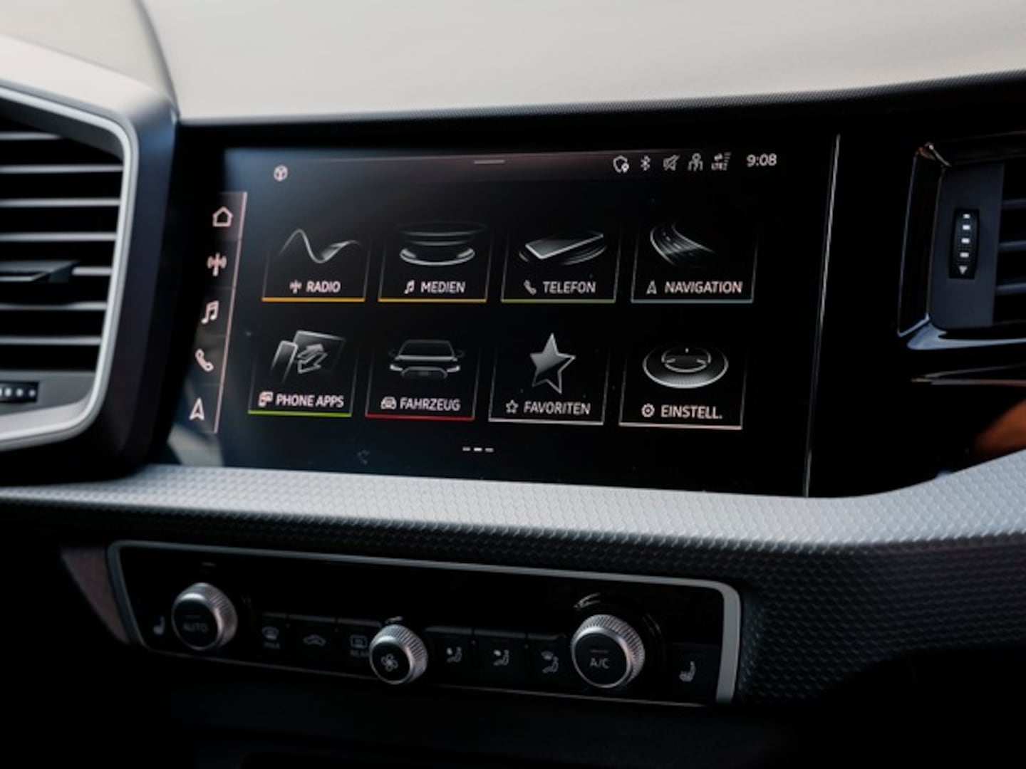 Bild über Audi A1 Sportback S line 30 TFSI S tronic - für weitere Informationen kontaktieren Sie den Audi Partner