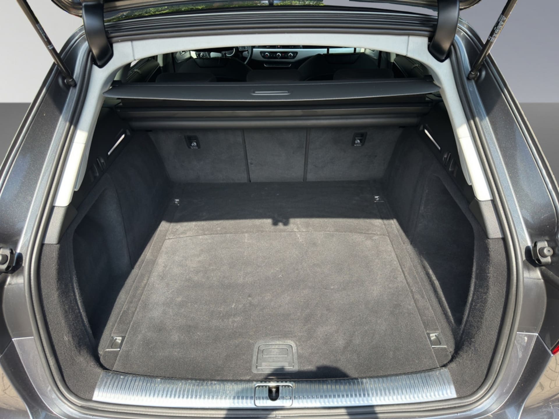 Audi A4 Avant S line