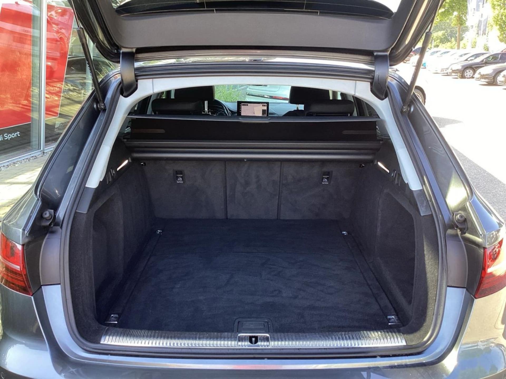Audi A4 Avant S line