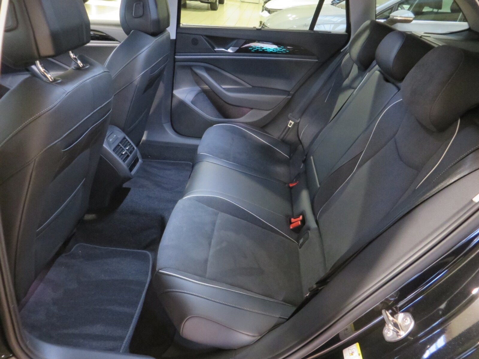 Volkswagen Passat – Bild 8