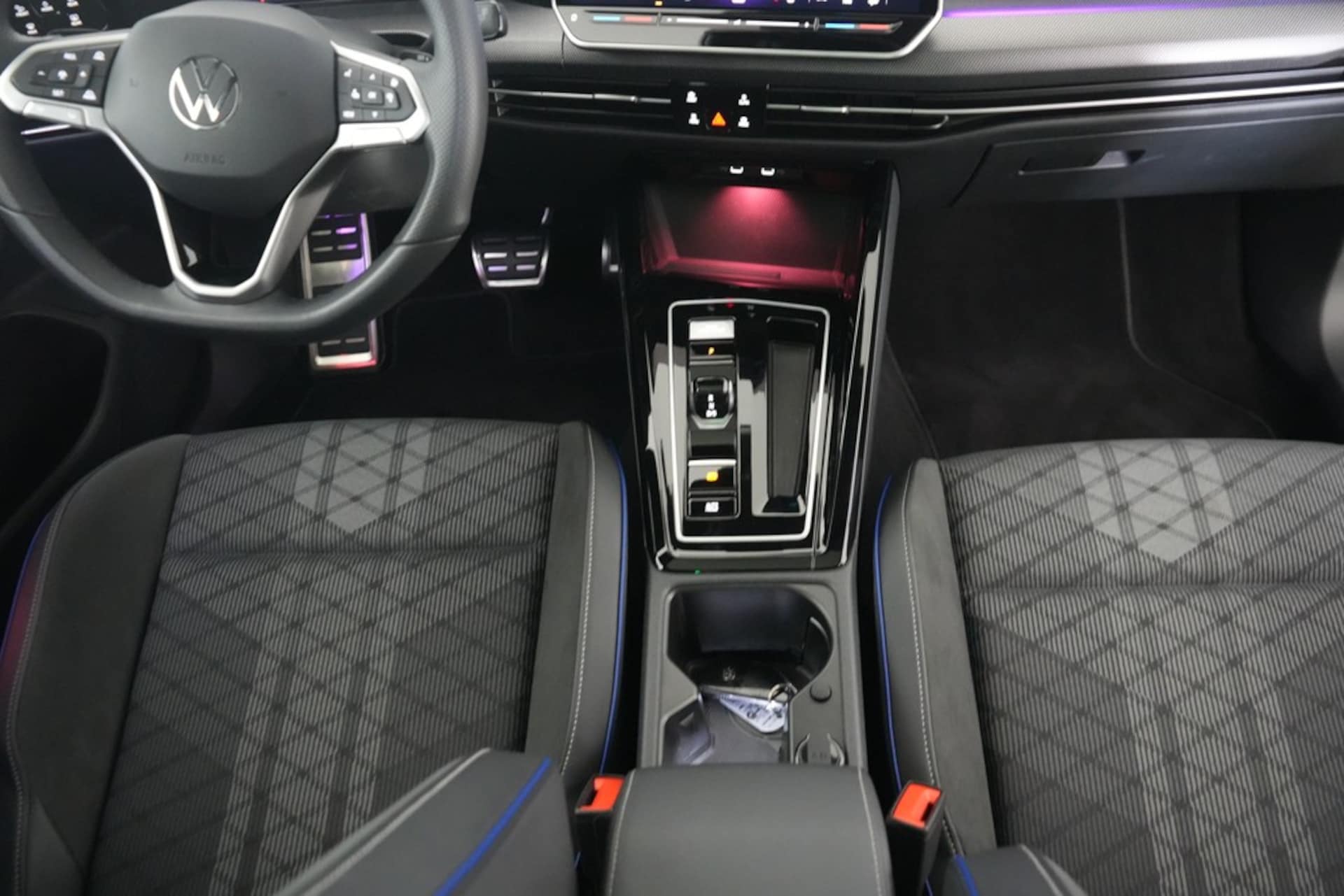 Volkswagen Golf R-Line