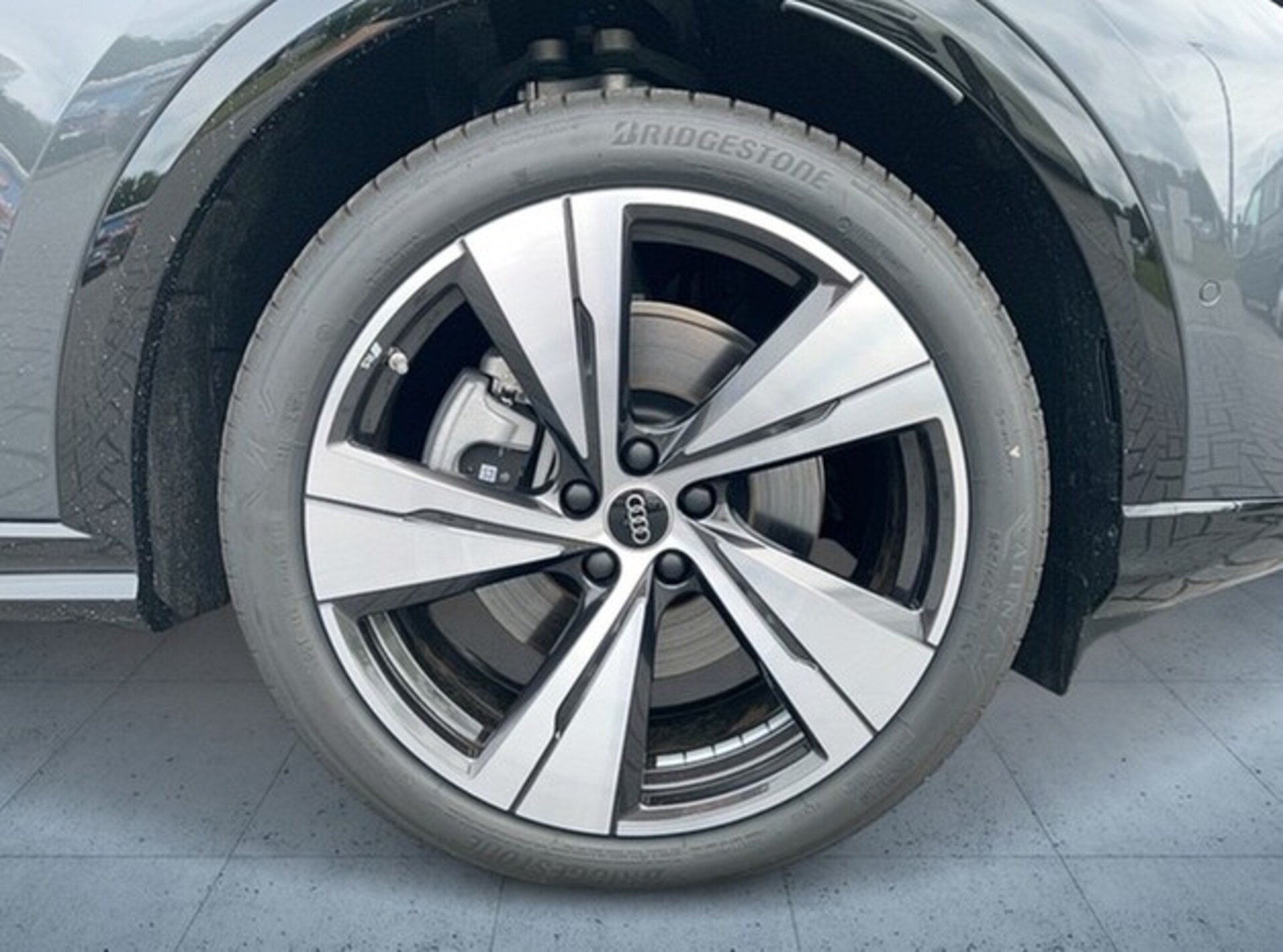 Audi Q5 Sportback edition one