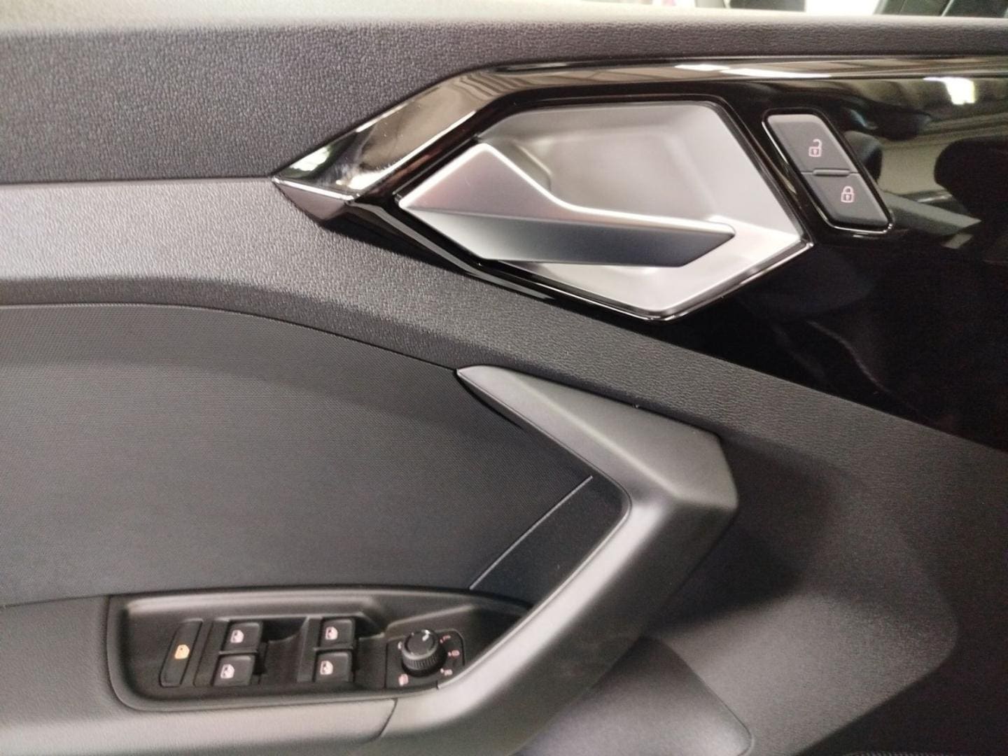 Bild über Audi A1 Sportback 30 TFSI S tronic - für weitere Informationen kontaktieren Sie den Audi Partner