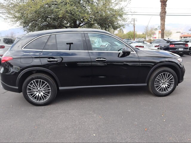 2026 Mercedes-Benz GLC 300