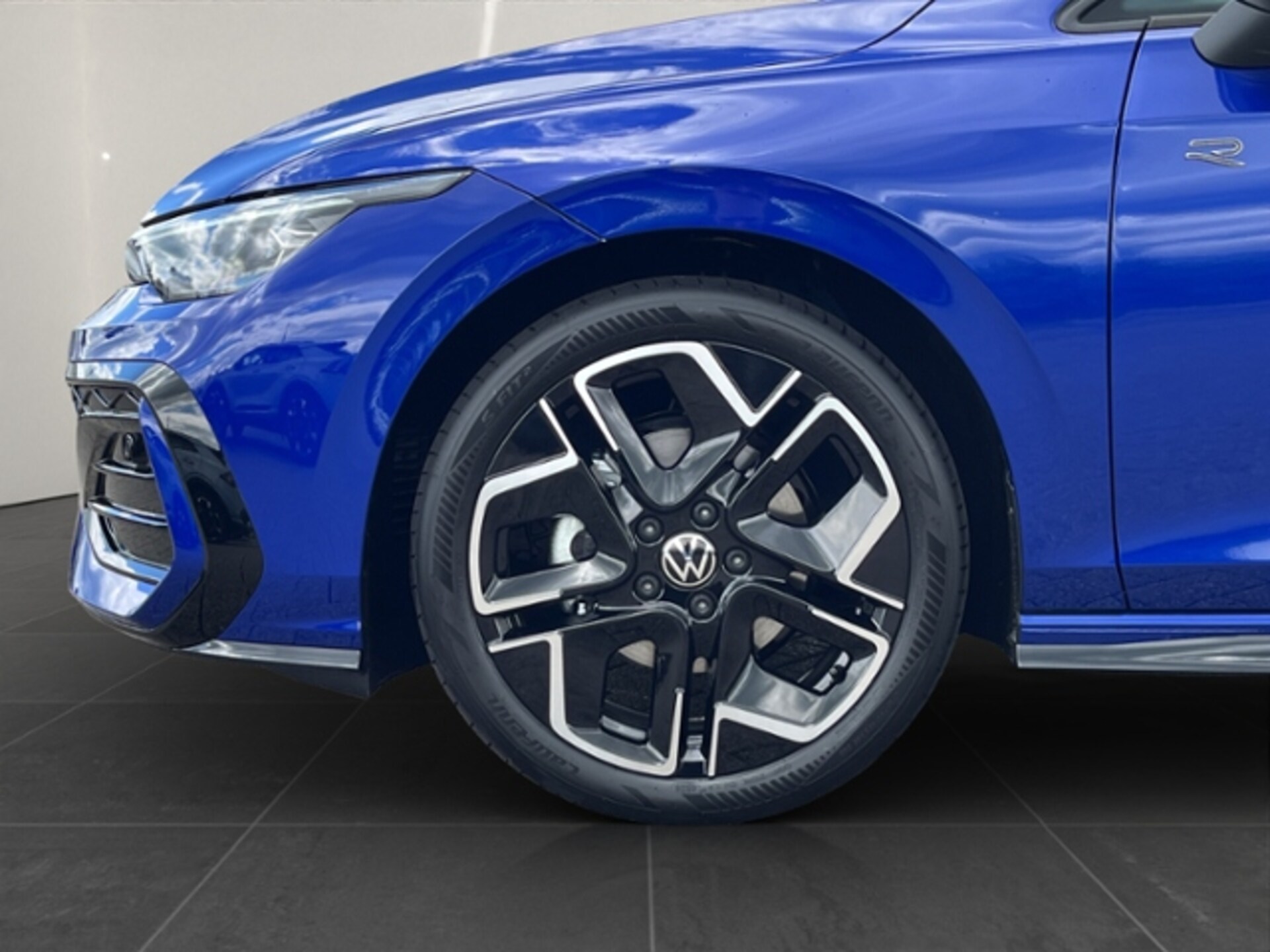 Volkswagen Golf R-Line