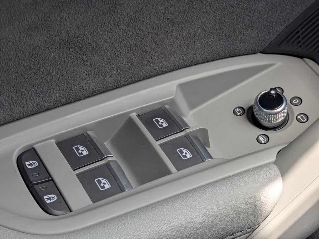 2025 Audi SQ5 Premium Plus - Photo 31