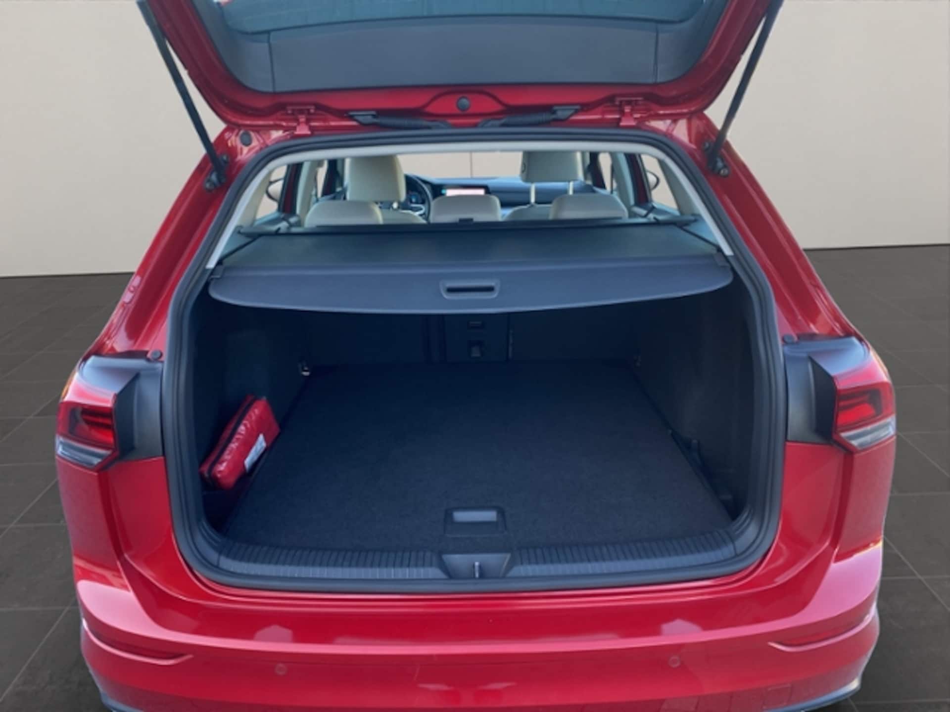 Volkswagen Golf Variant Life