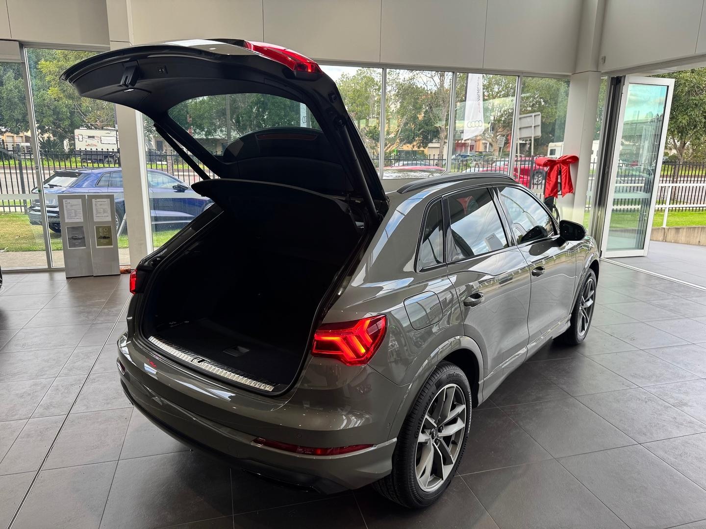 Image about Audi Q3 40 TFSI quattro S tronic