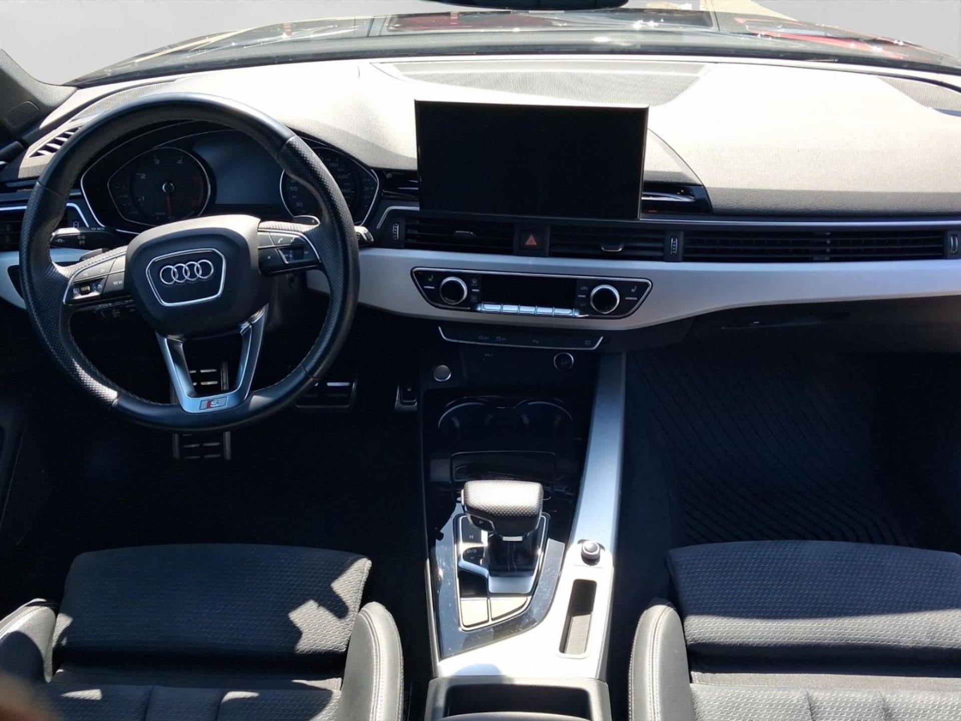 Audi A4 Avant S line