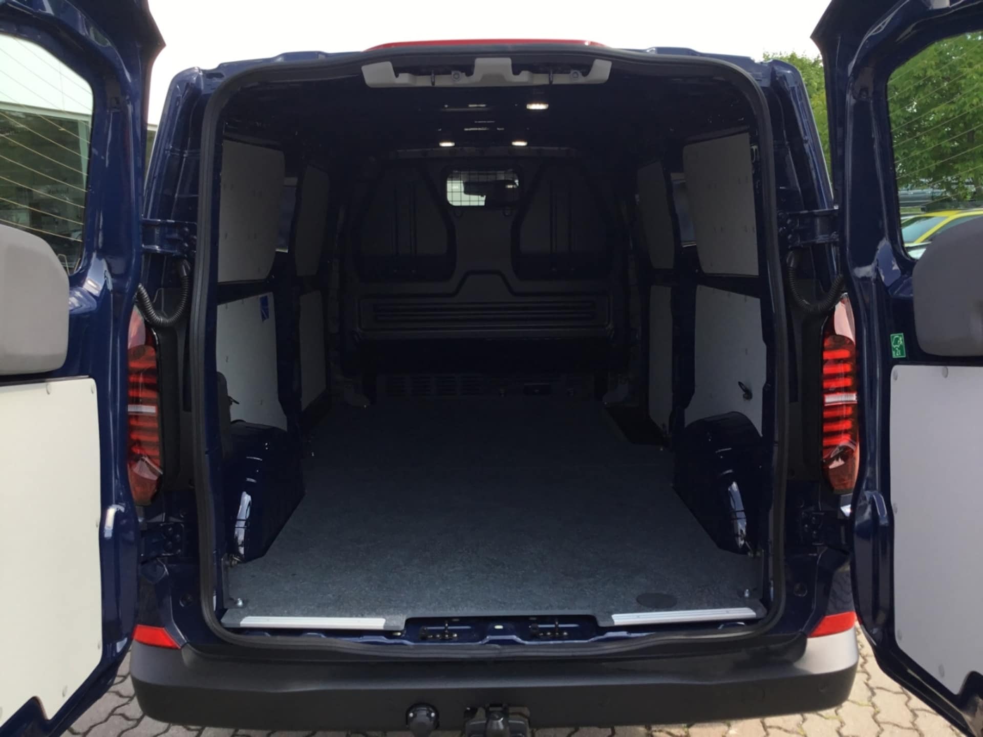 Volkswagen Transporter Kasten langer Radstand