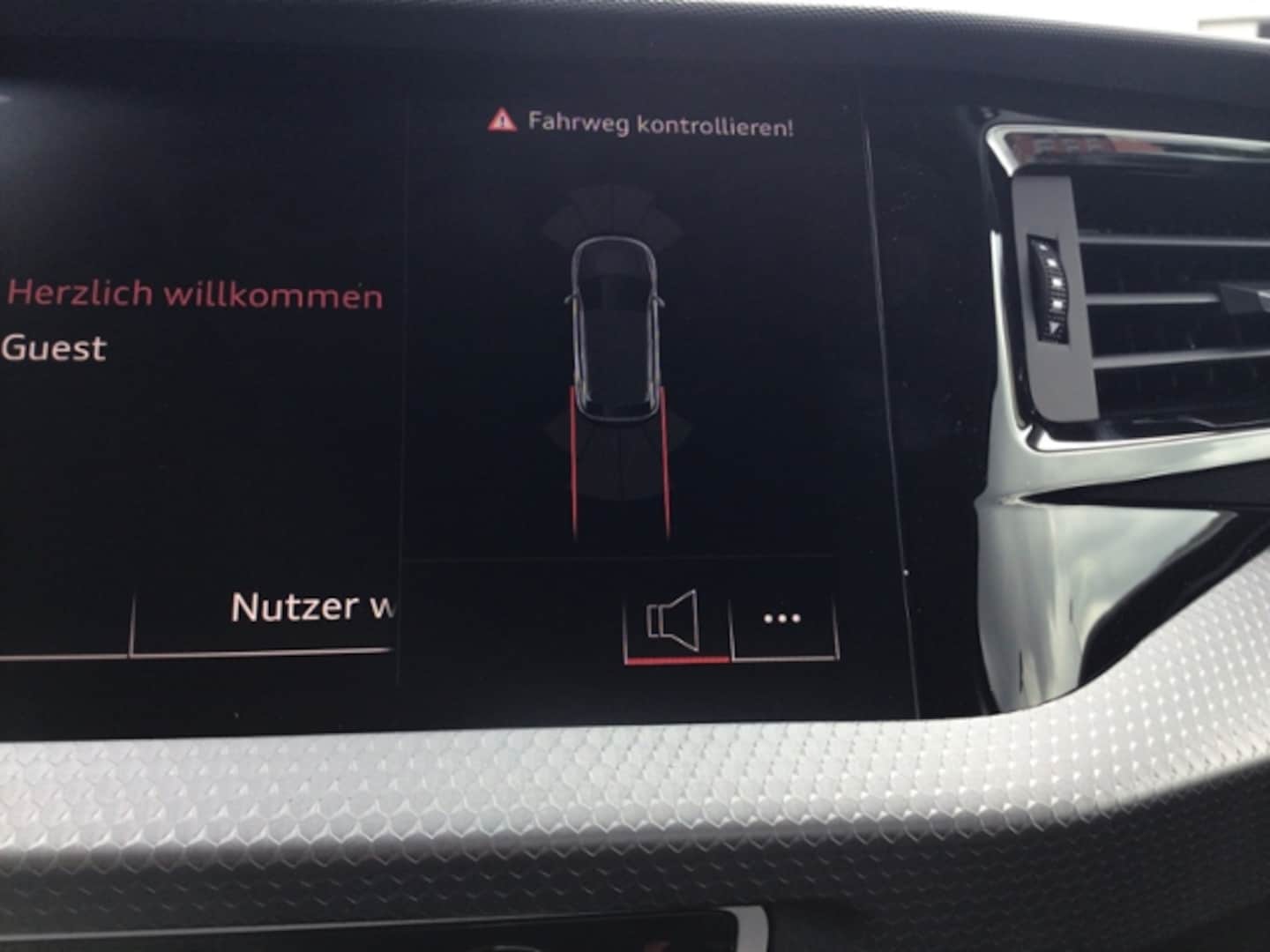 Bild über Audi A1 Sportback advanced 25 TFSI S tronic - für weitere Informationen kontaktieren Sie den Audi Partner