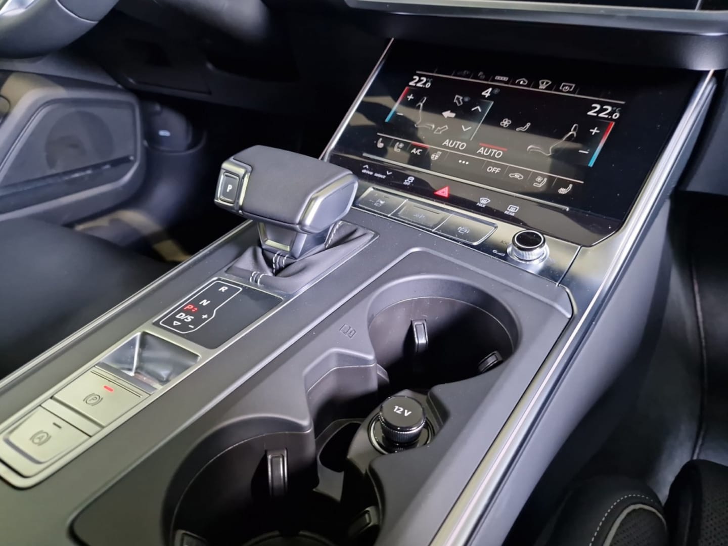 Bild über Audi A6 Avant TFSI e advanced 50 TFSI e quattro S tronic - für weitere Informationen kontaktieren Sie den Audi Partner