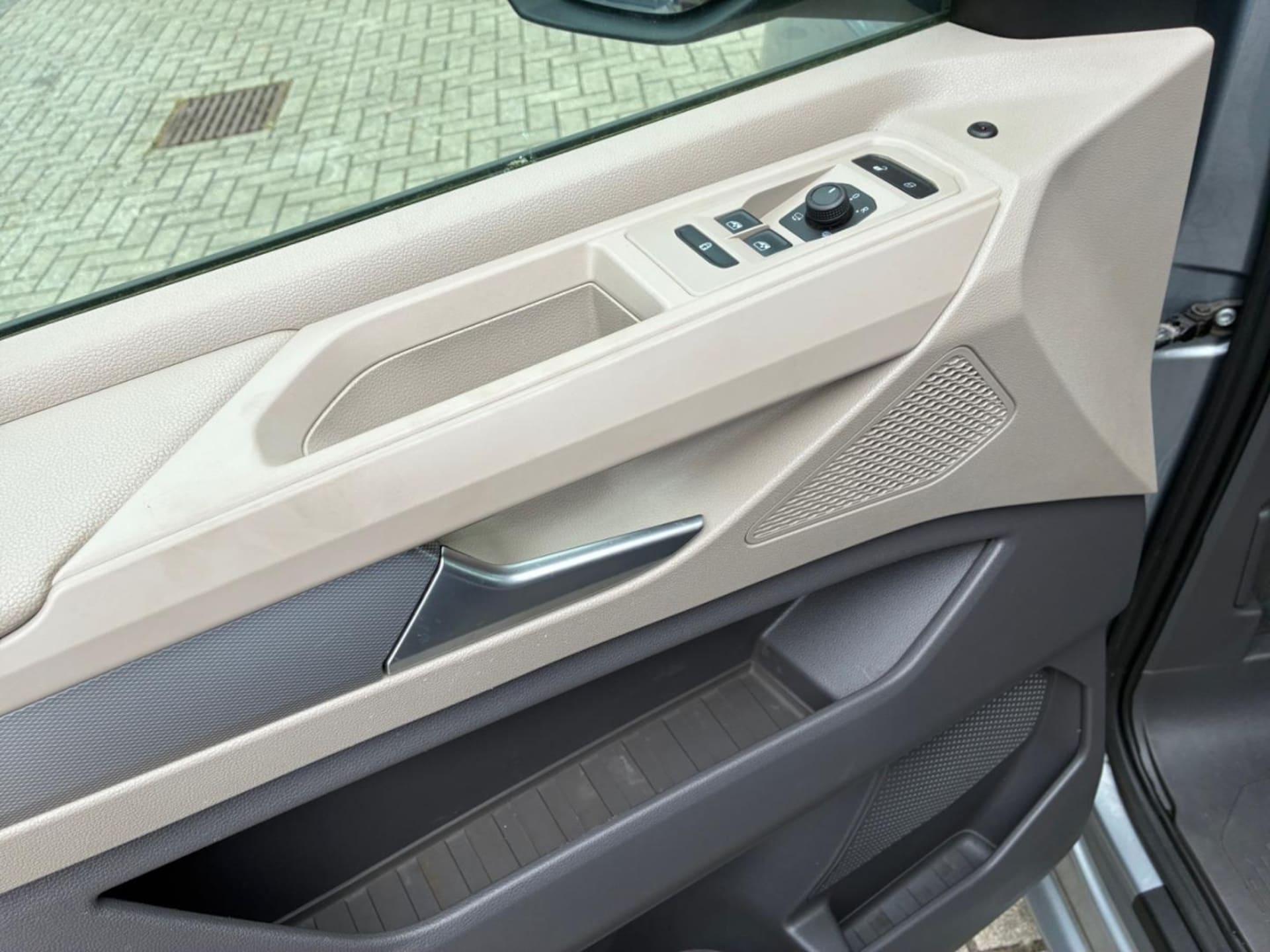 Volkswagen Multivan Langversion Basis-Modell