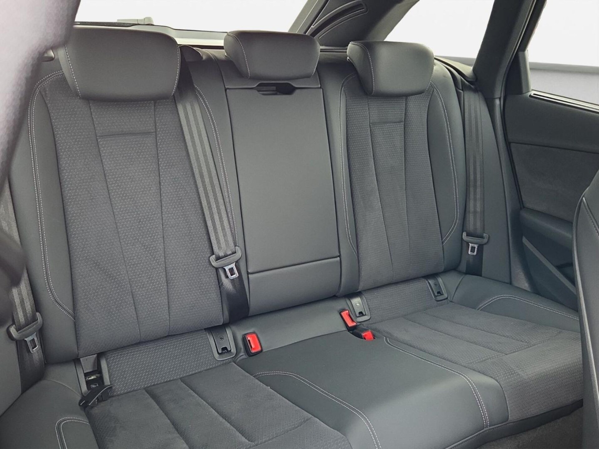 Audi A4 Avant S line