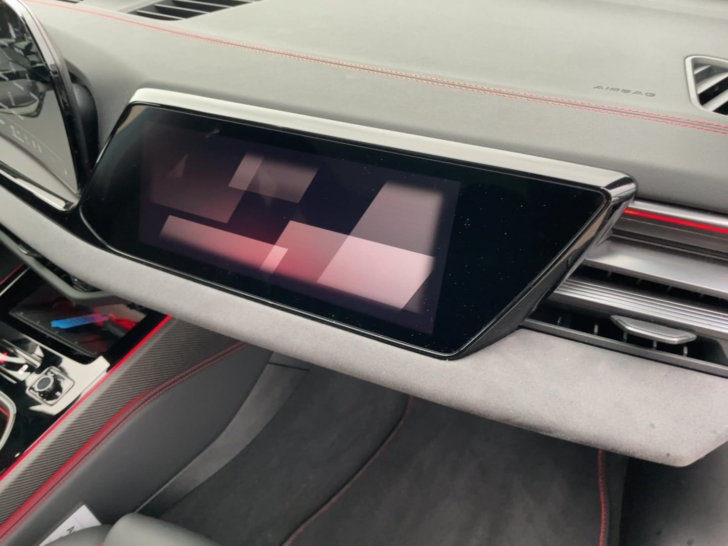 Bild über Audi A6 Avant TFSI quattro 270 kW S tronic - für weitere Informationen kontaktieren Sie den Audi Partner