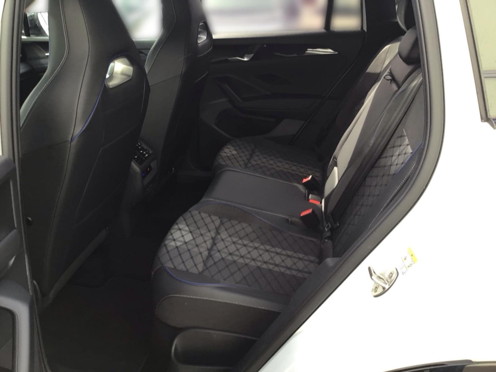 Volkswagen Tiguan – Bild 11