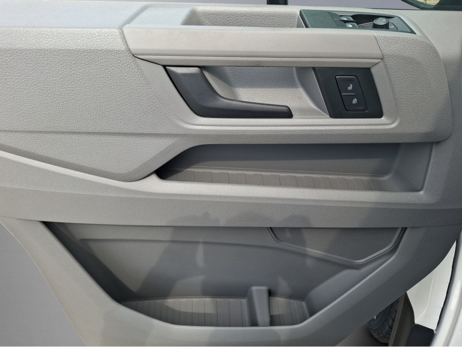 Volkswagen Crafter Kasten mittlerer Radstand – Bild 13