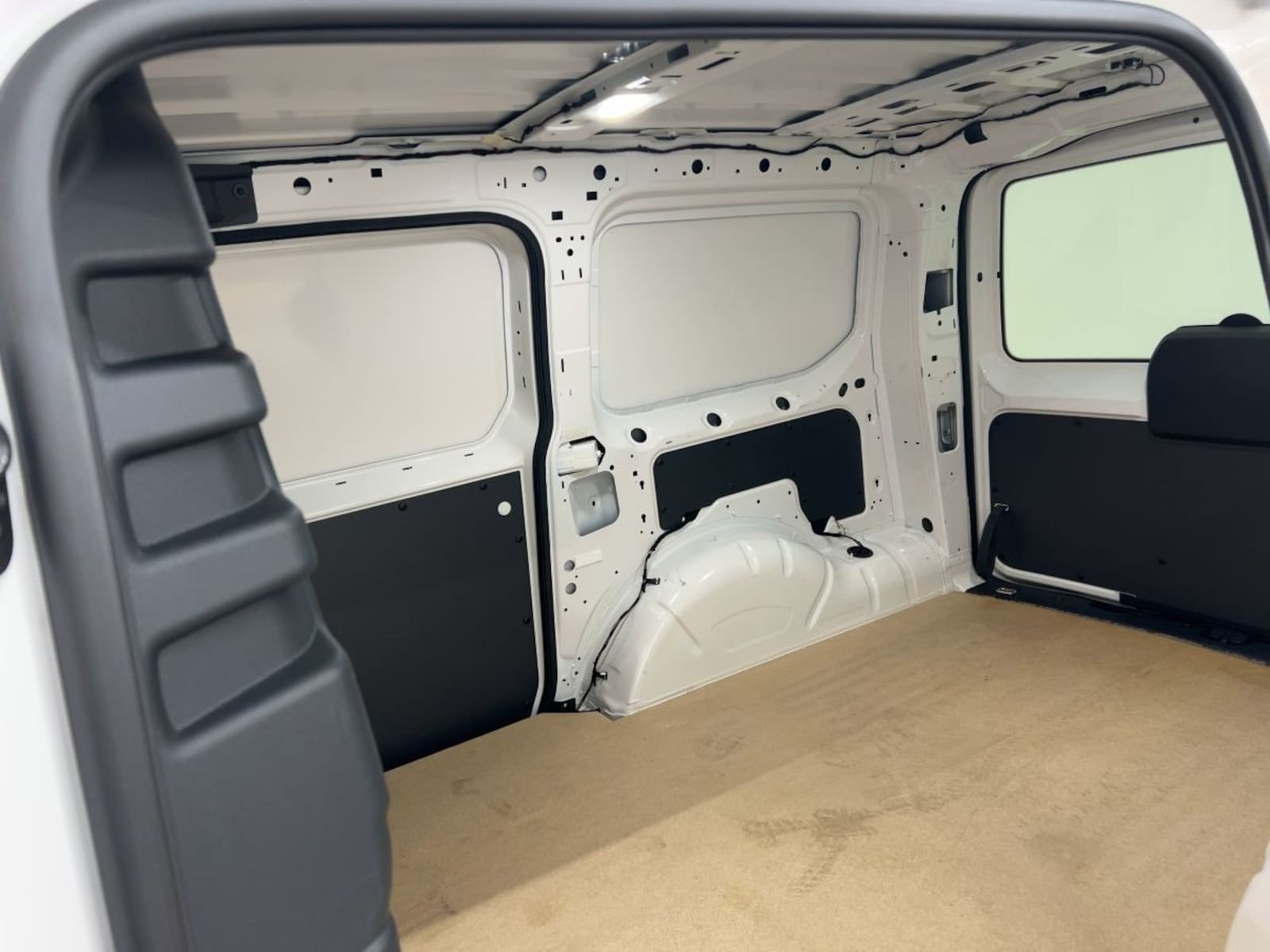 Volkswagen Caddy Maxi Cargo – Bild 9