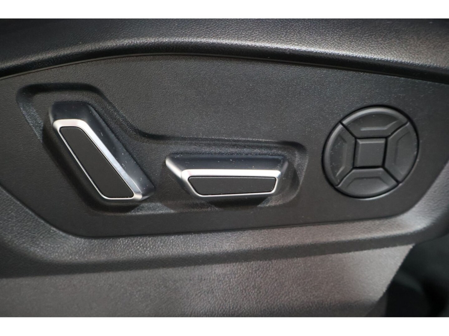 Bild über Audi Q8 SUV 50 TDI quattro tiptronic - für weitere Informationen kontaktieren Sie den Audi Partner