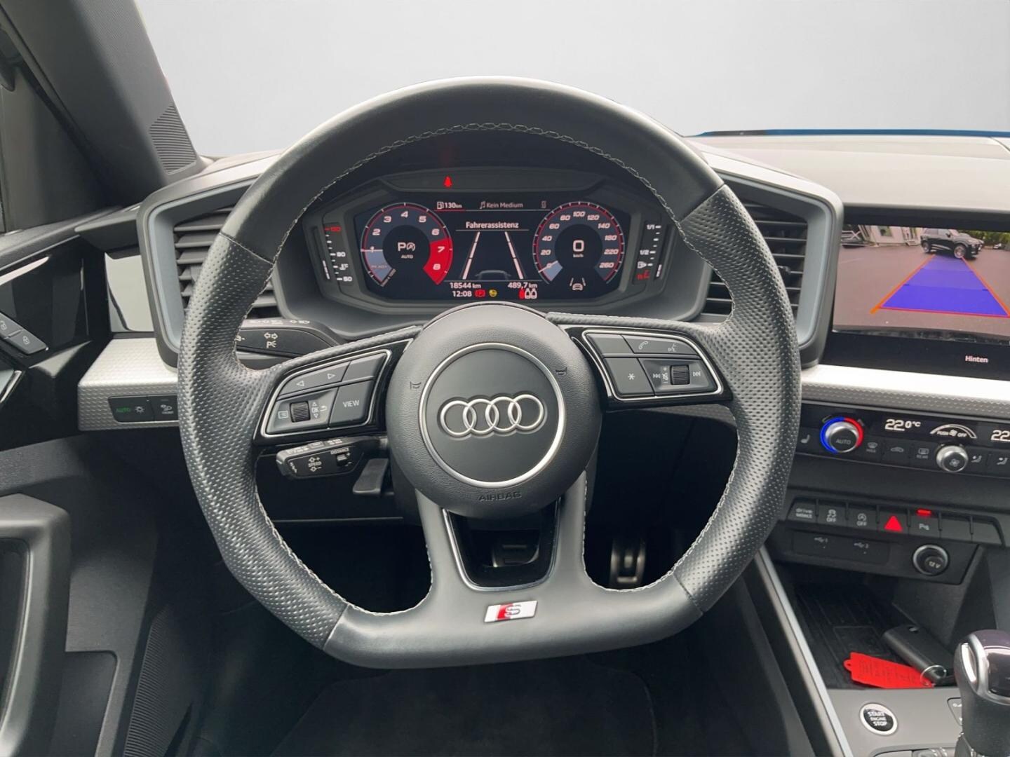 Bild über Audi A1 Sportback S line 30 TFSI S tronic - für weitere Informationen kontaktieren Sie den Audi Partner