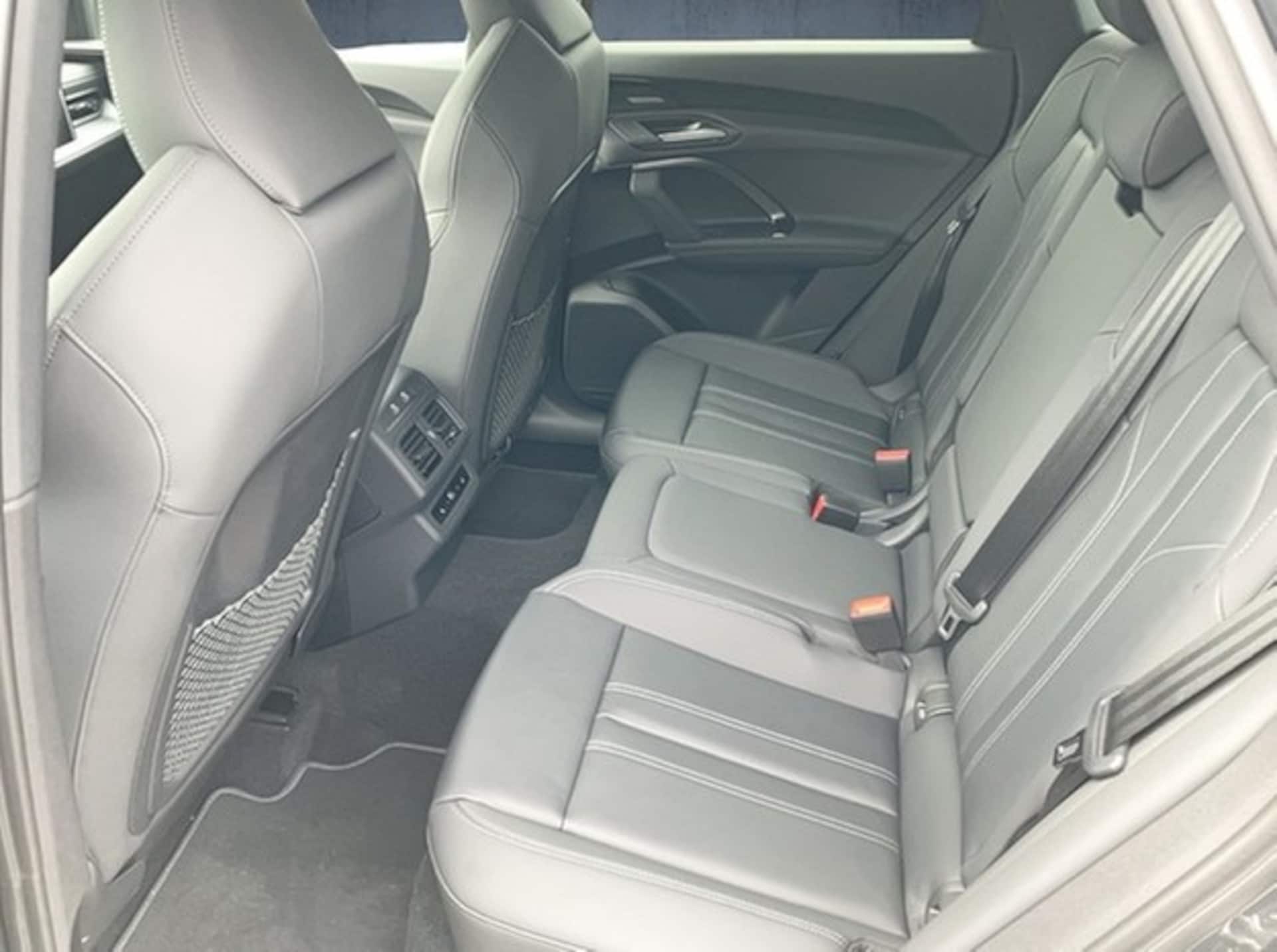 Audi Q5 Sportback edition one