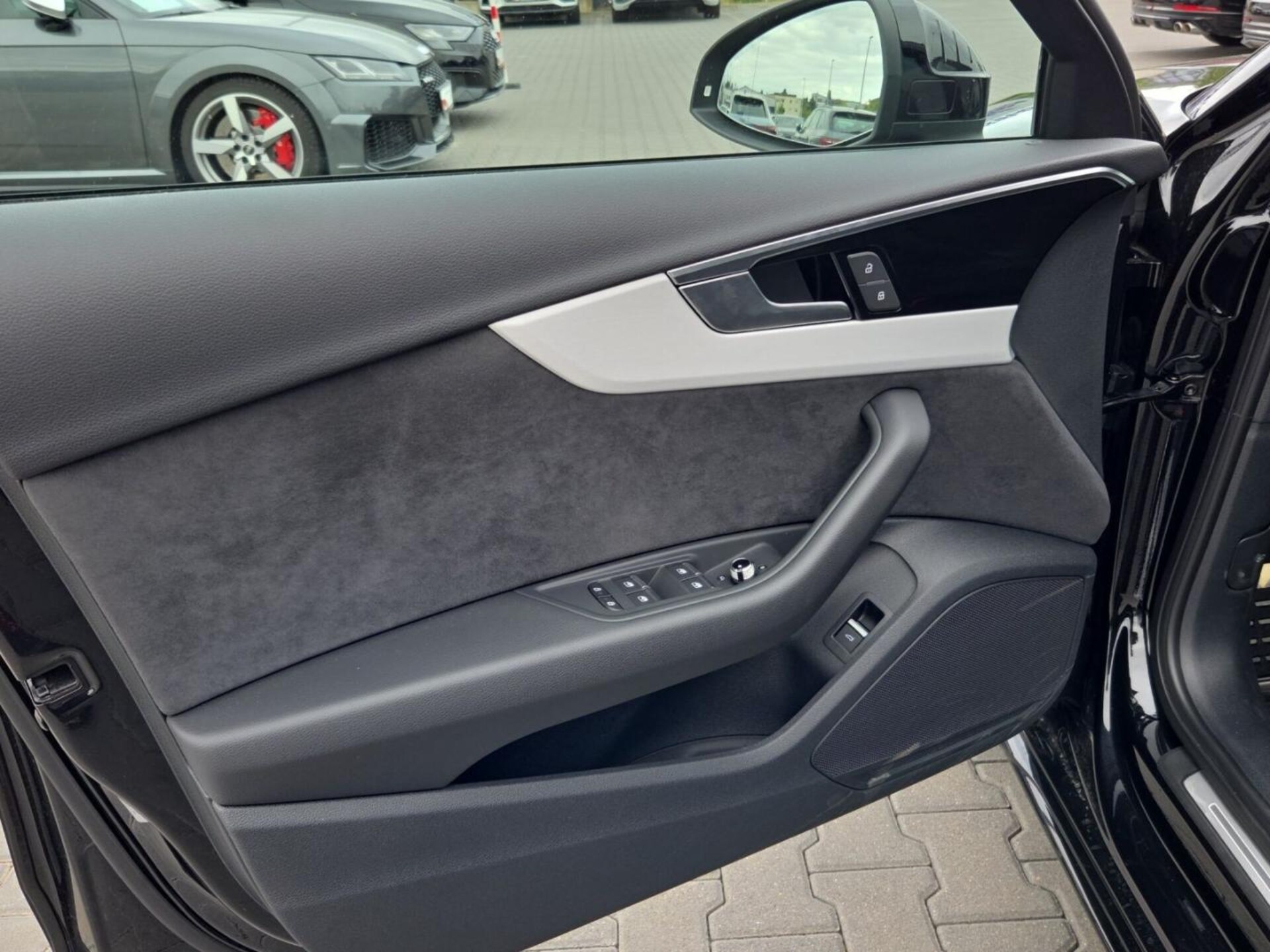 Audi A4 Avant S line