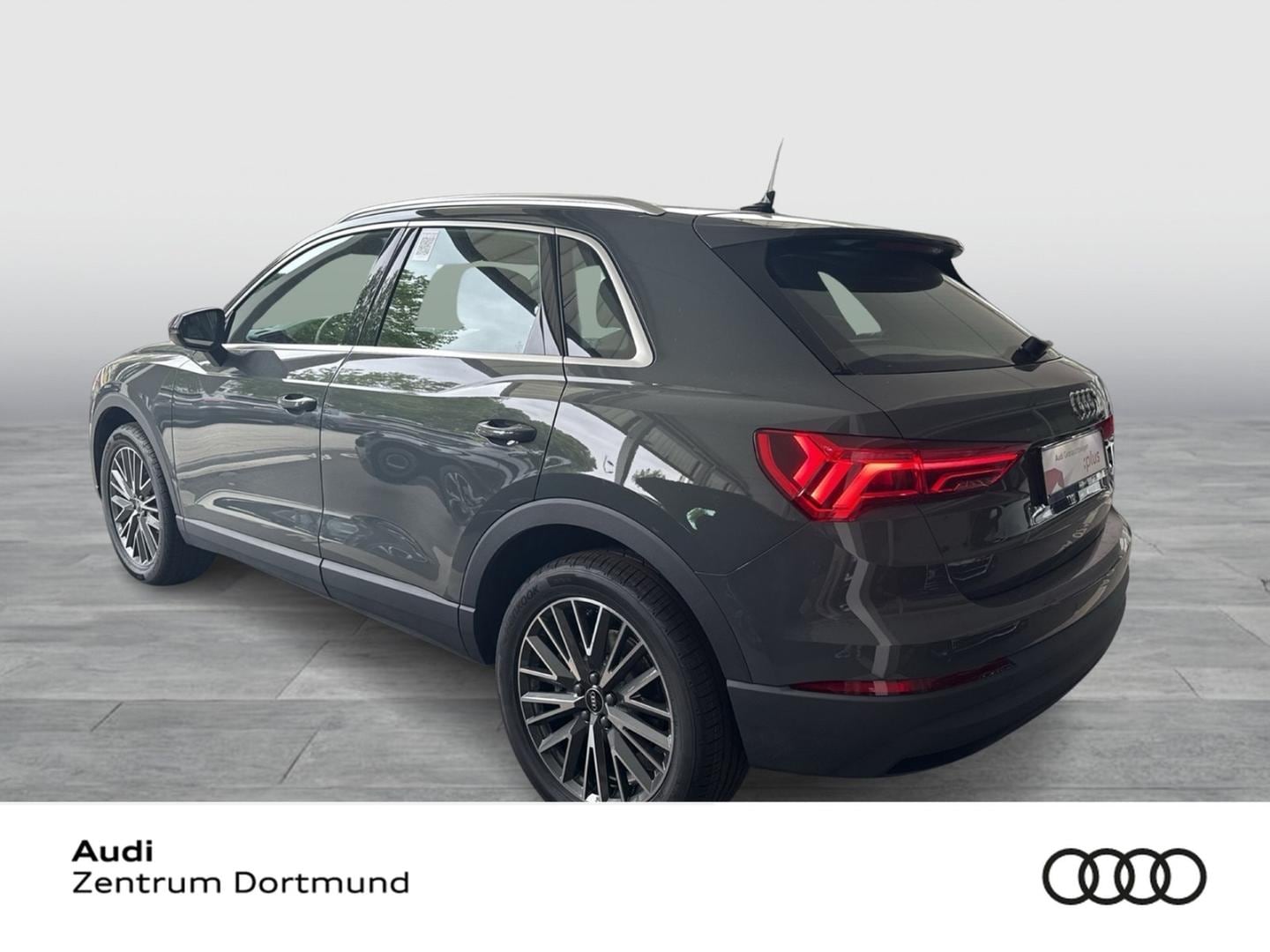 Bild über Audi Q3 TDI quattro 142 kW S tronic - für weitere Informationen kontaktieren Sie den Audi Partner