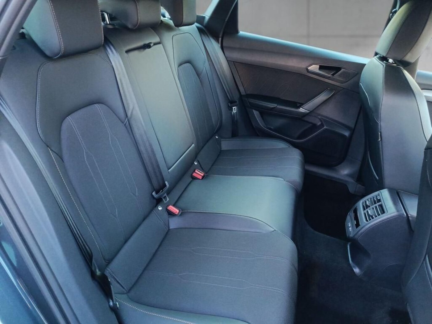 CUPRA Leon Sportstourer 1.5 eTSI DSG 110 kW (150 CV) — photo 6