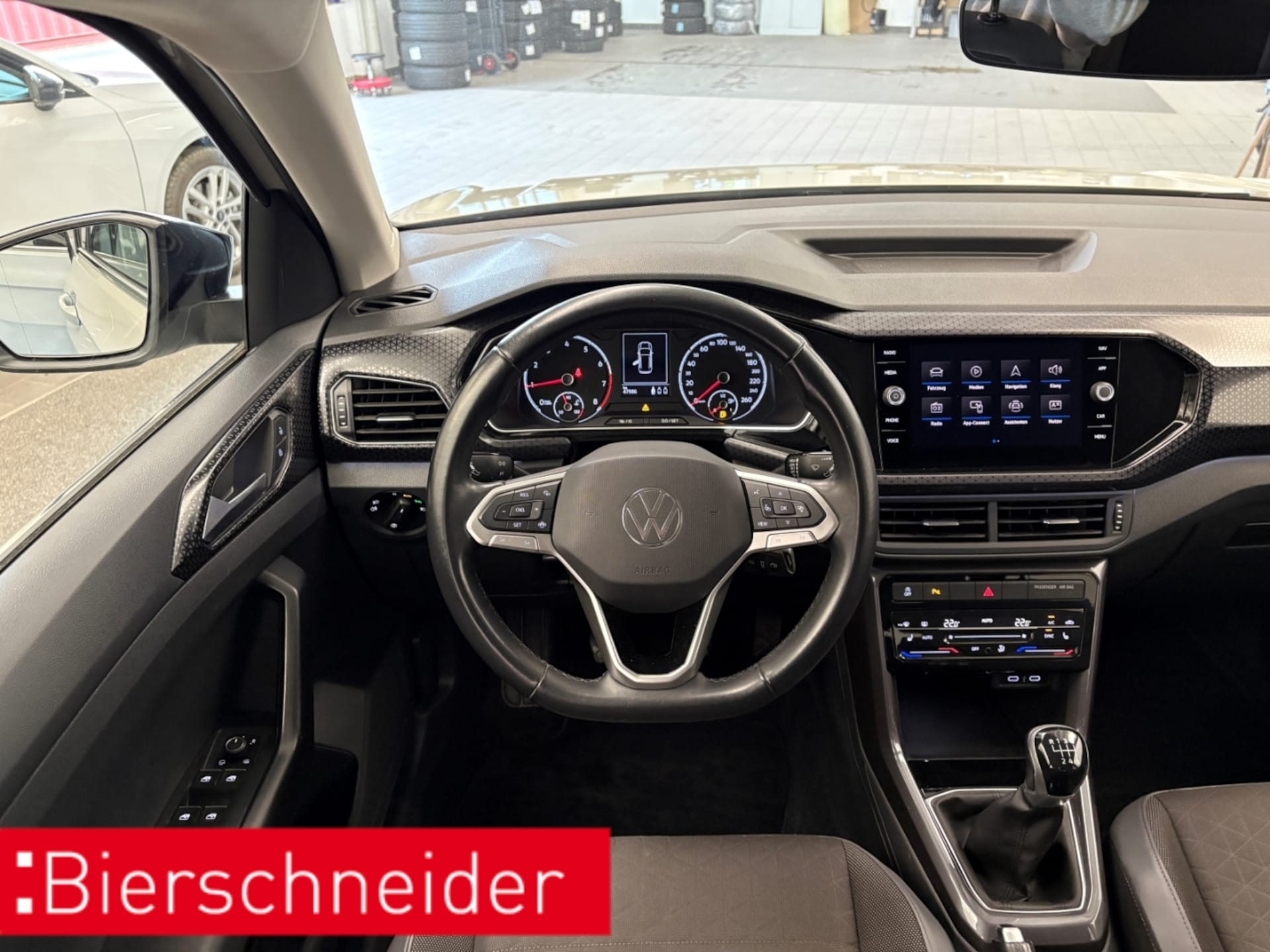 Volkswagen T-Cross Style