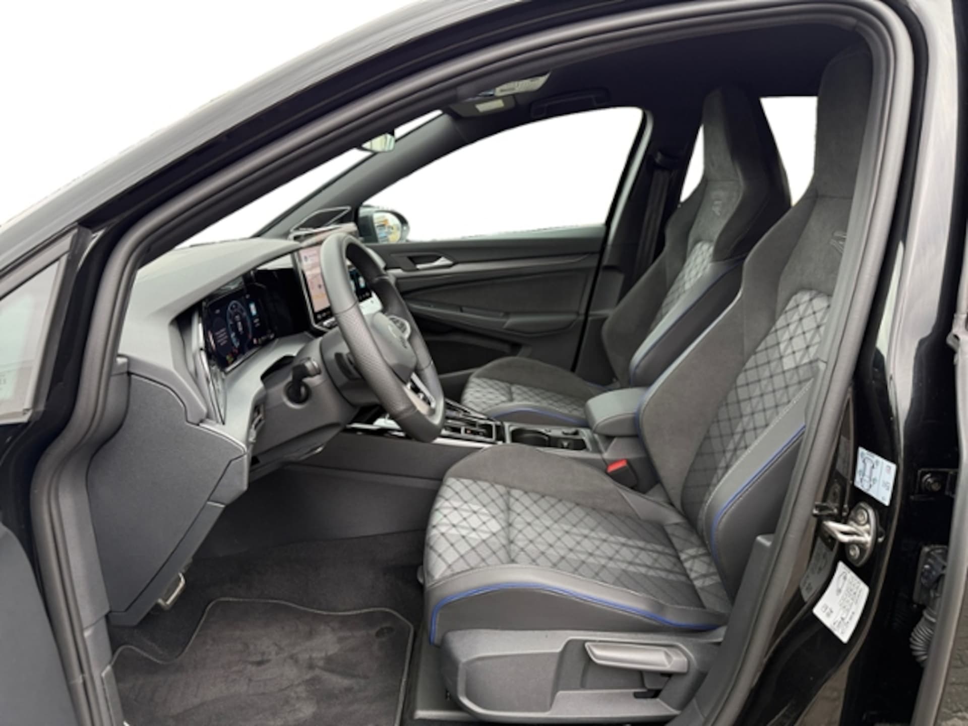 Volkswagen Golf R-Line