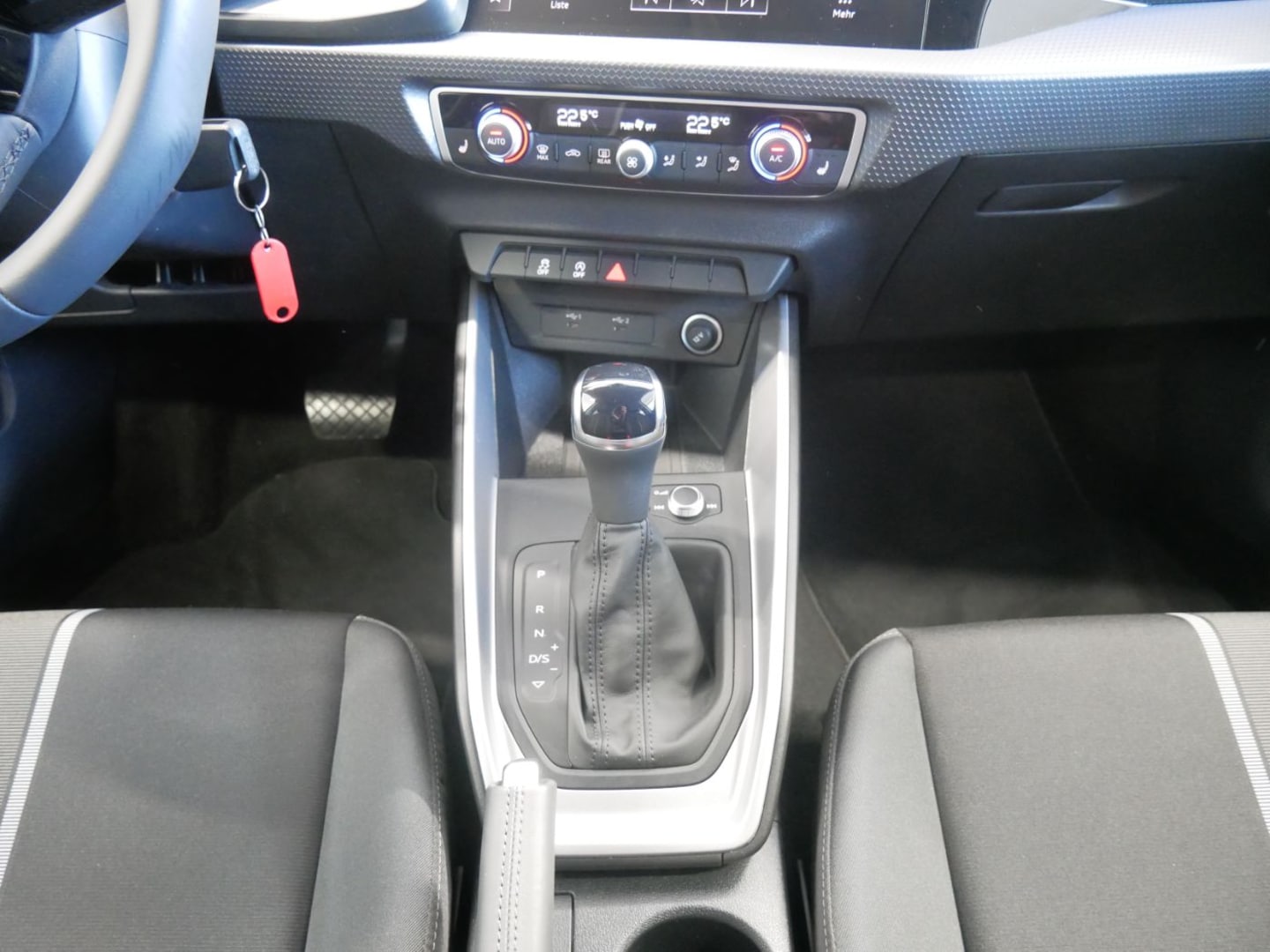Bild über Audi A1 Sportback S line 25 TFSI S tronic - für weitere Informationen kontaktieren Sie den Audi Partner
