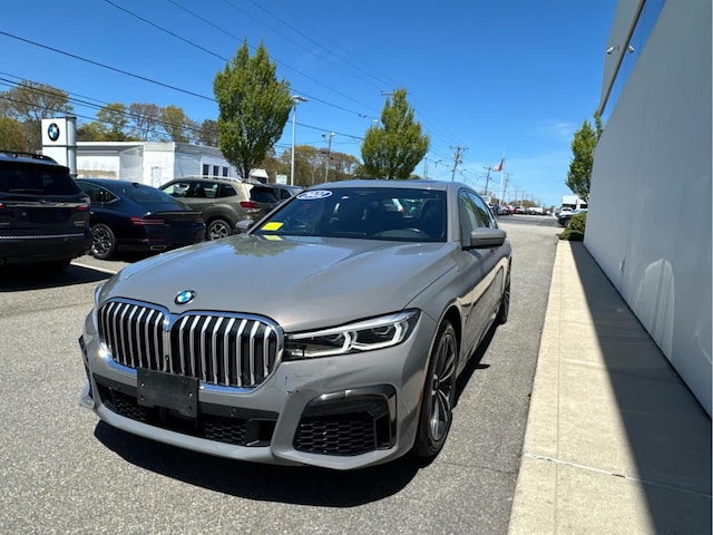 2022 BMW 750