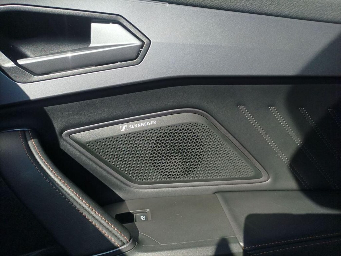 CUPRA Leon Sportstourer 1.5 eTSI DSG 110 kW (150 CV) — photo 13