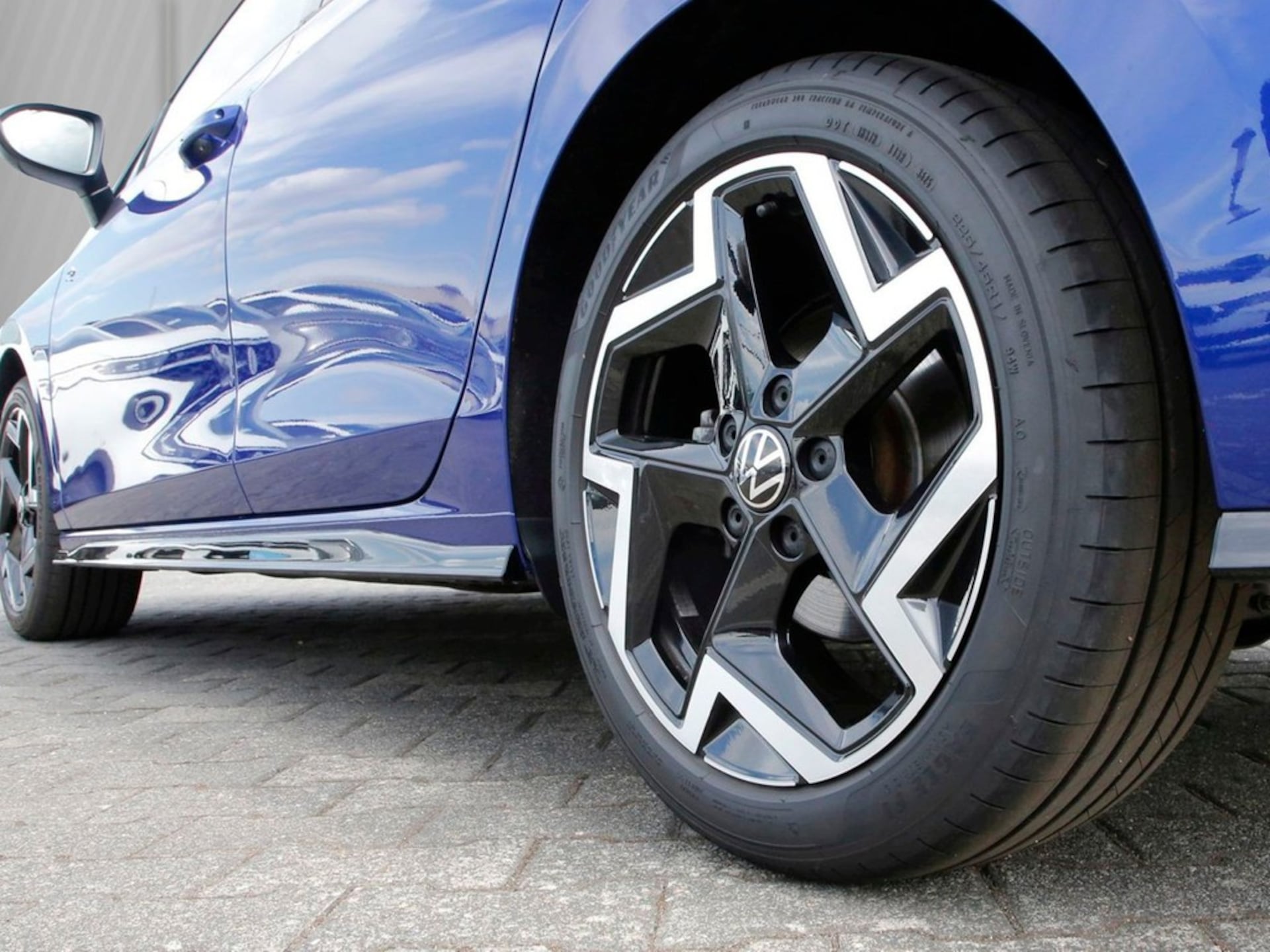Volkswagen Golf R-Line