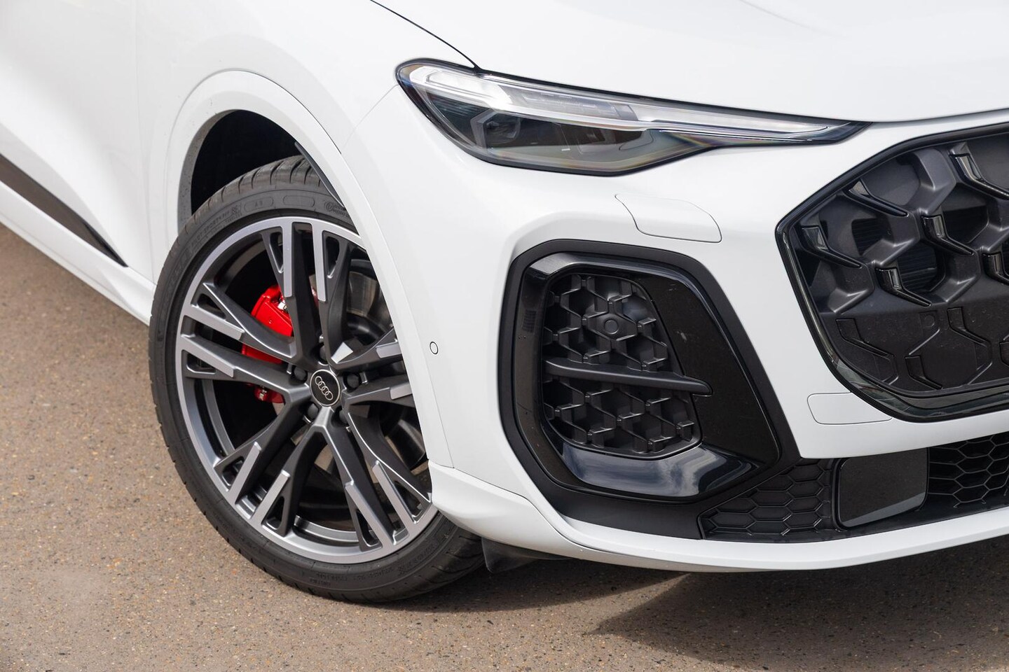 Image about Audi Q5 SUV e-hybrid quattro S tronic
