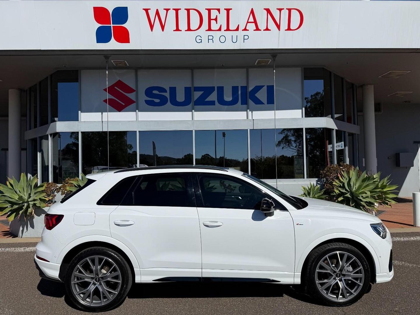 Image about Audi Q3 S line 40 TFSI quattro S tronic