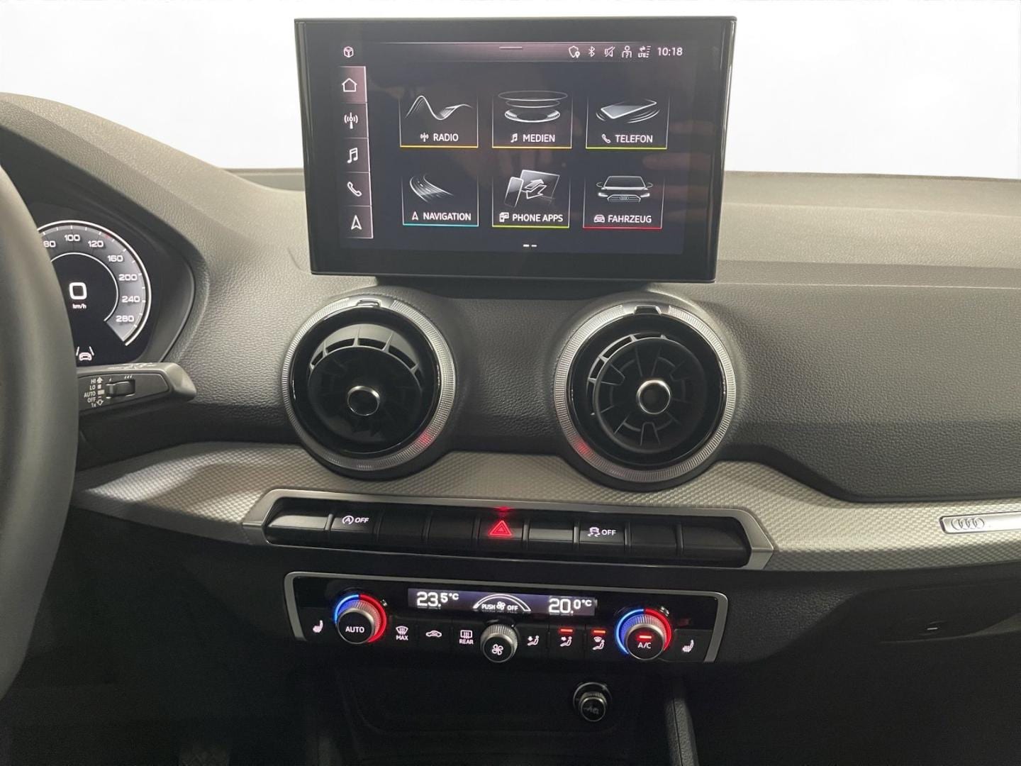 Bild über Audi Q2 S line 30 TFSI Schaltgetriebe - für weitere Informationen kontaktieren Sie den Audi Partner