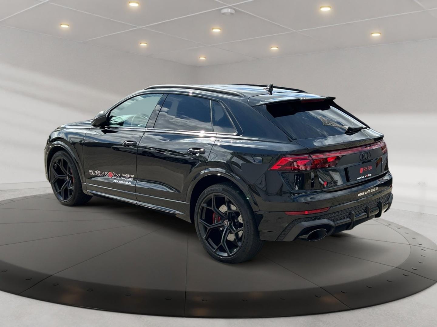 Bild über Audi RS Q8 SUV TFSI quattro 471 kW tiptronic - für weitere Informationen kontaktieren Sie den Audi Partner