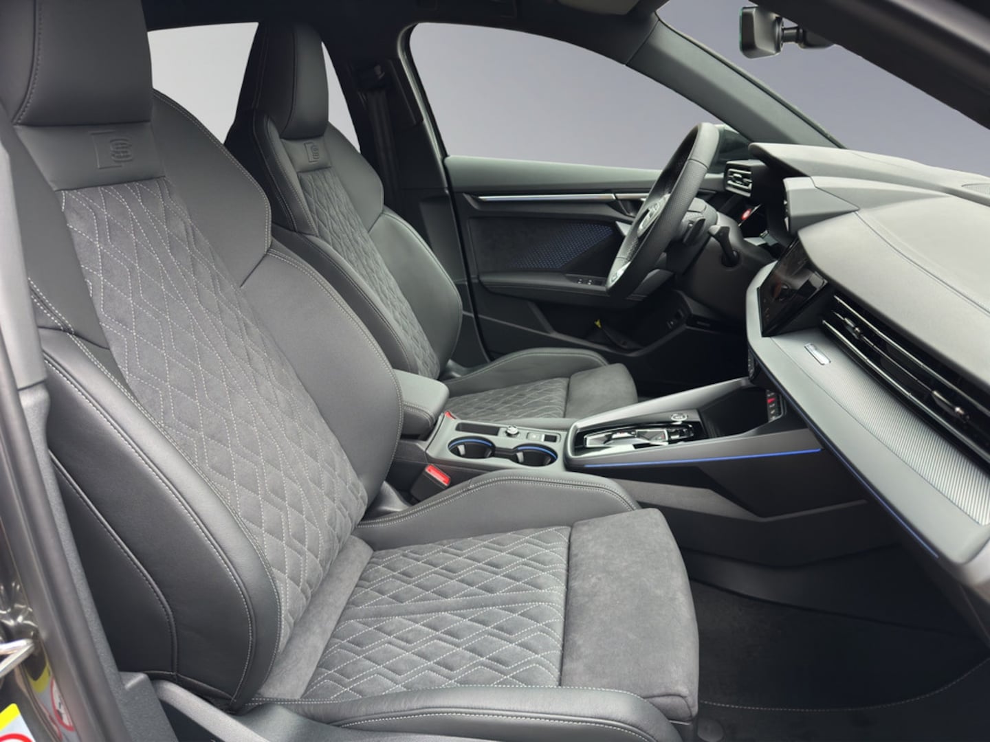 Bild über Audi A3 Sportback S line 35 TDI S tronic - für weitere Informationen kontaktieren Sie den Audi Partner