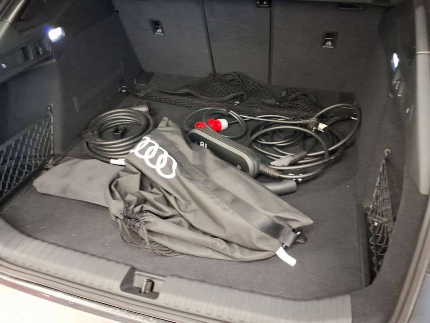 Bild über Audi S6 Avant e-tron e-tron quattro 370 kW - für weitere Informationen kontaktieren Sie den Audi Partner