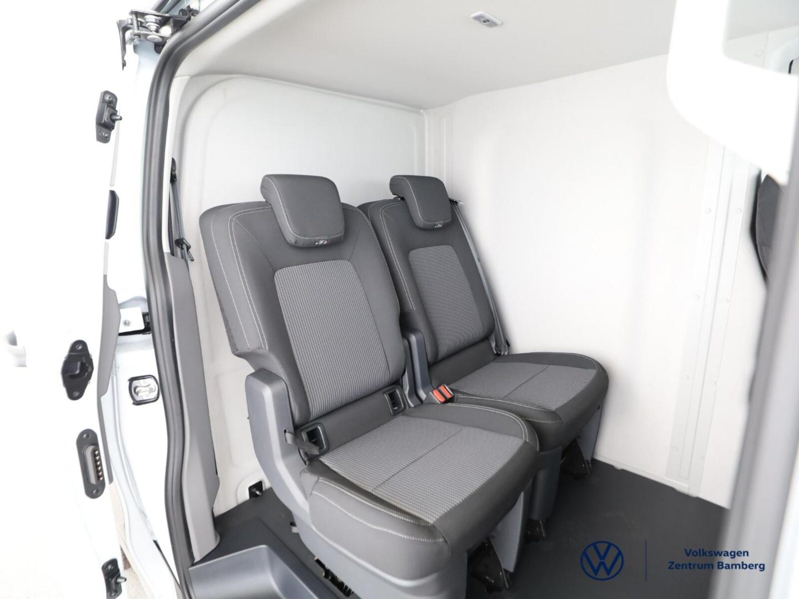 Volkswagen Transporter Kasten langer Radstand – Bild 8