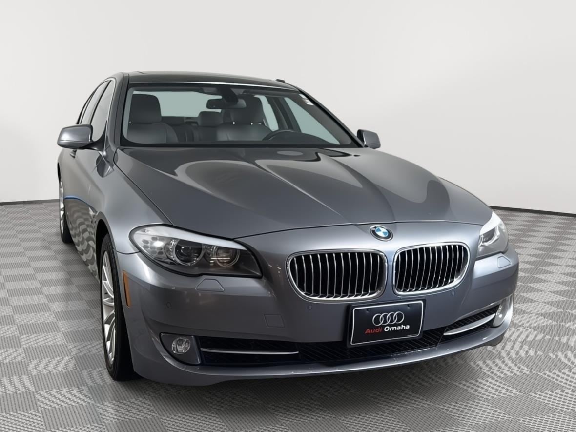 2012 BMW 5 Series 535i xDrive Sedan's photo
