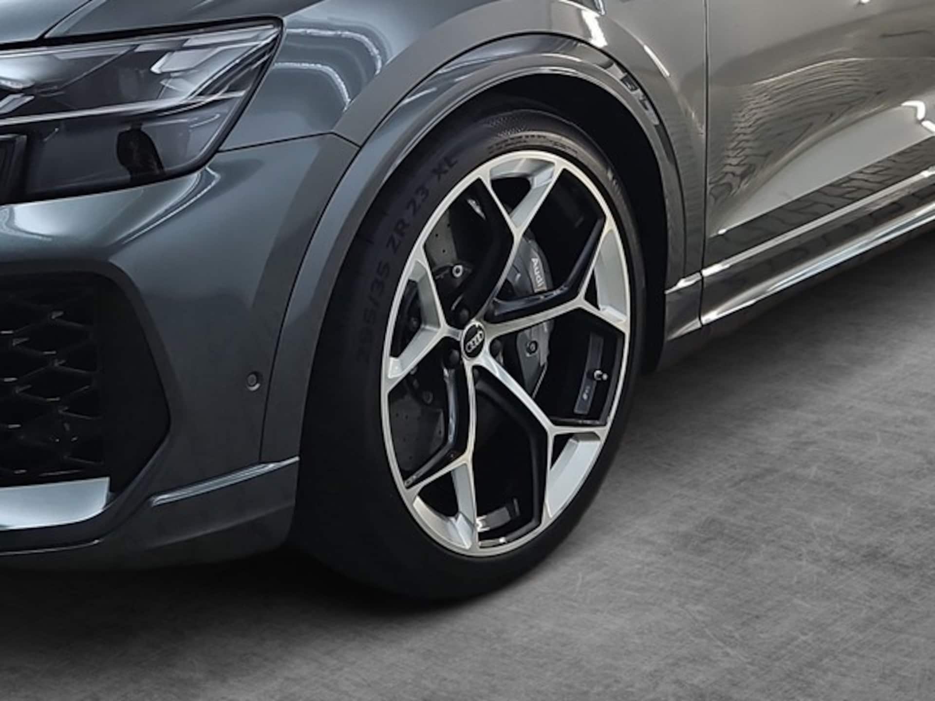 Audi RS Q8 SUV performance