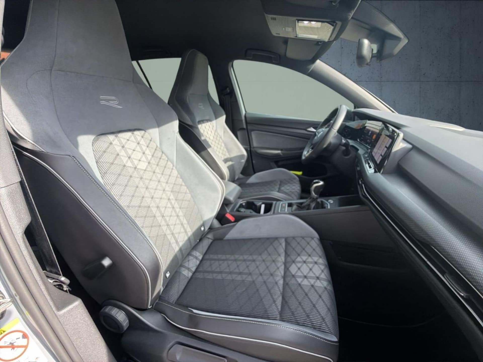 Volkswagen Golf R-Line