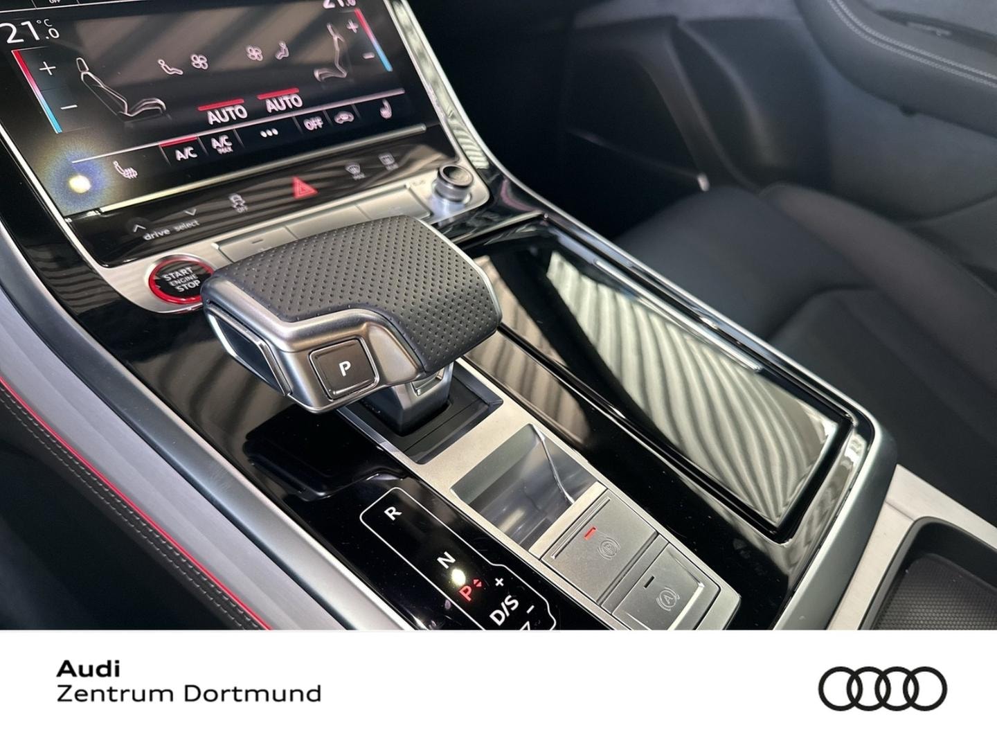 Bild über Audi SQ8 SUV TFSI quattro tiptronic - für weitere Informationen kontaktieren Sie den Audi Partner