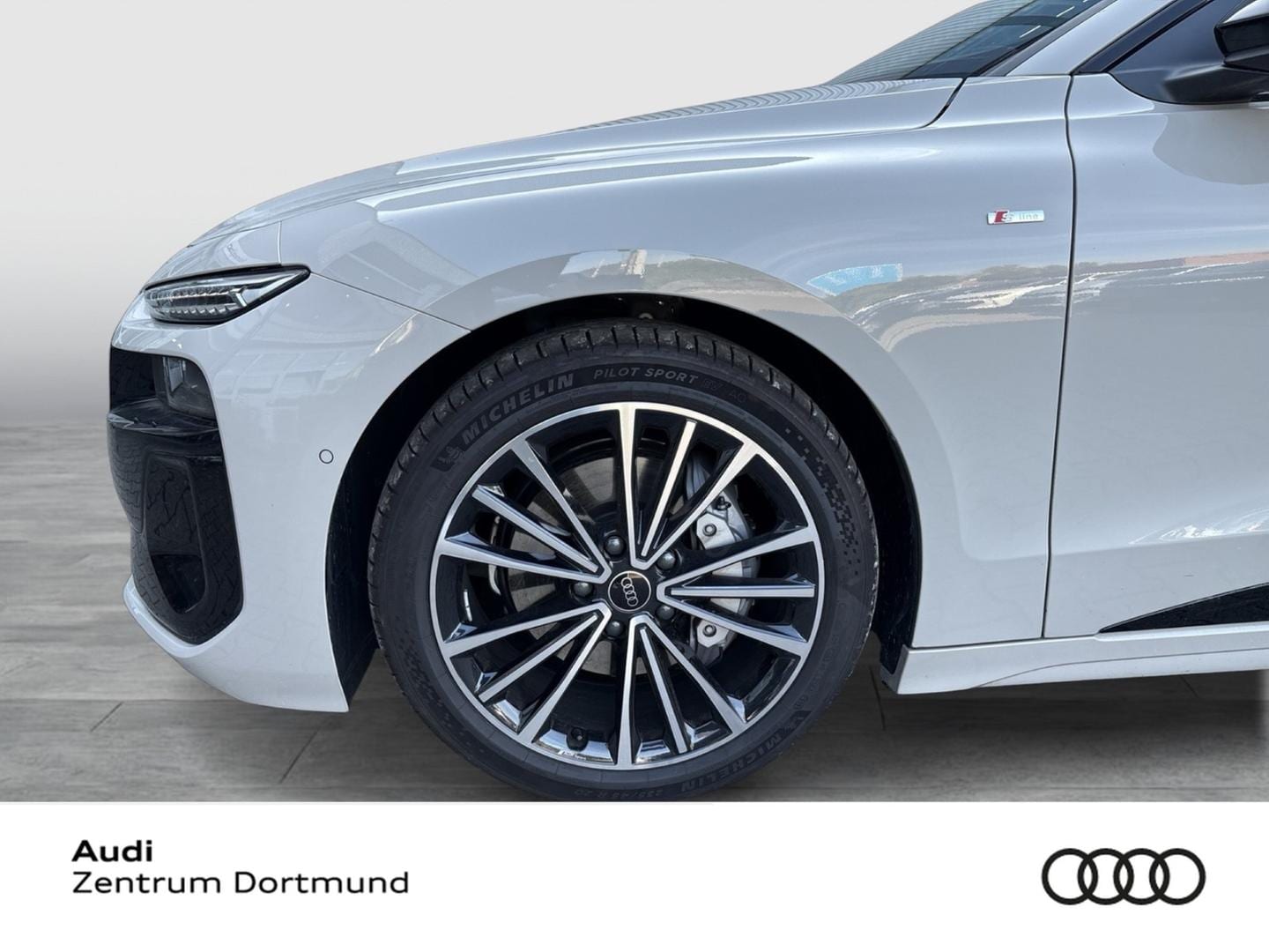 Bild über Audi A6 Avant e-tron e-tron performance 270 kW - für weitere Informationen kontaktieren Sie den Audi Partner