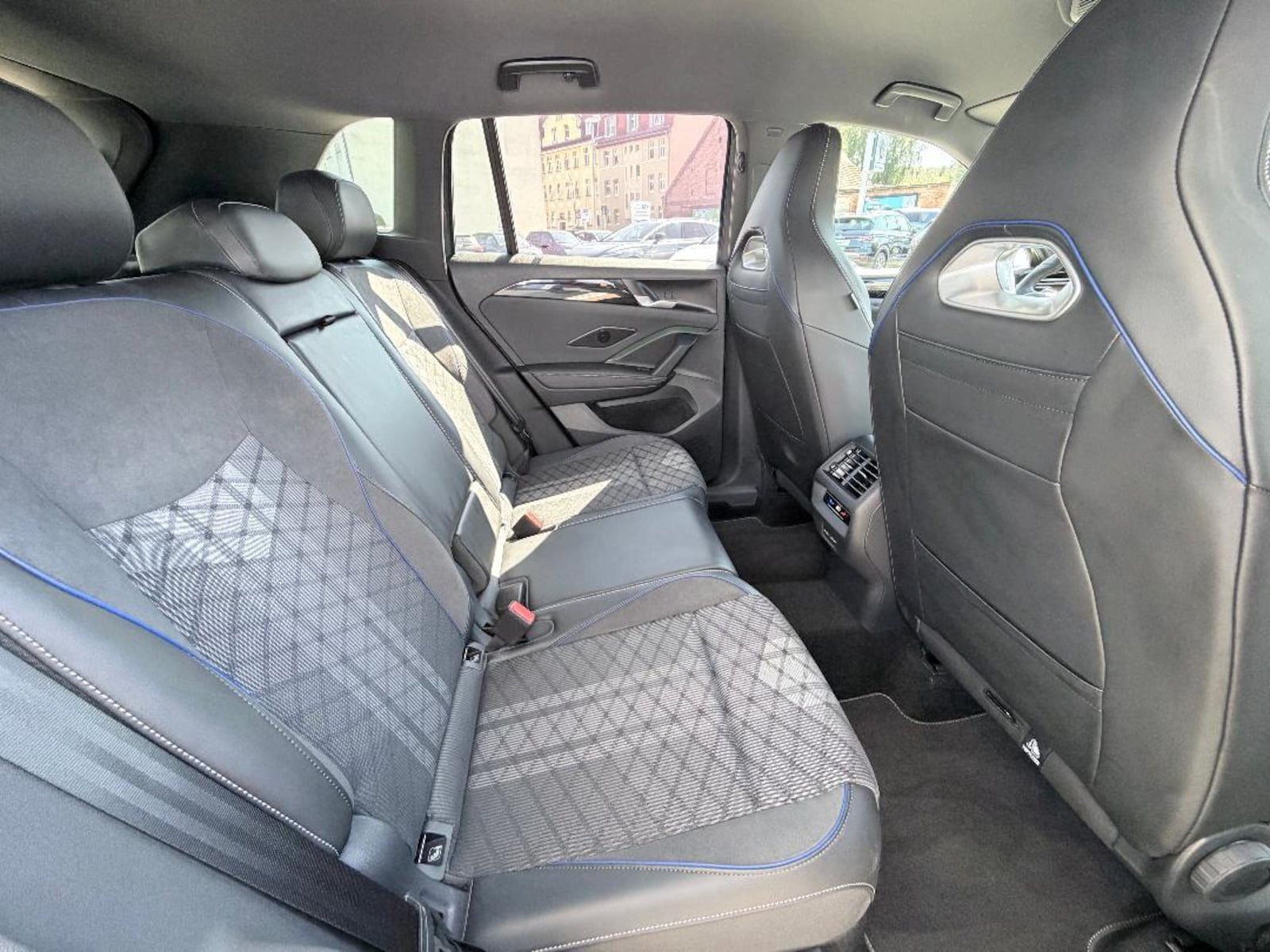 Volkswagen Tiguan – Bild 7