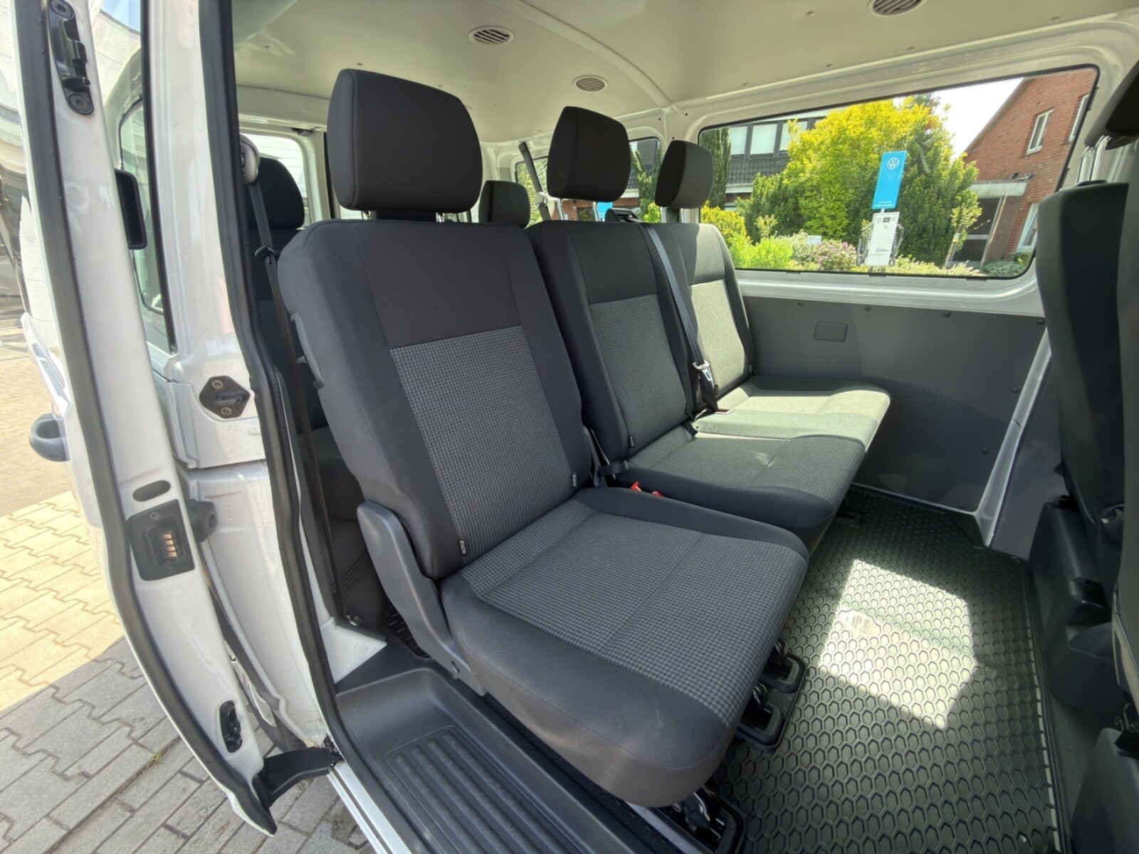 Volkswagen T6.1 Transporter Kombi kurzer Radstand – Bild 13